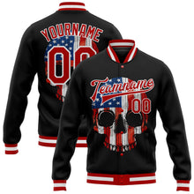 Laden Sie das Bild in den Galerie-Viewer, Uksn Individuelles Bomberjacke in Schwarz-Rot-Weiß mit 3D-Totenkopf mit amerikanischer Flagge, Druckknopfleiste und Varsity-Letterman-Stil
