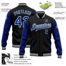 Laden Sie das Bild in den Galerie-Viewer, Uksn Individuelles Bomberjacke in Schwarz-Royalblau-Weiß mit Druckknopfleiste, Zweifarben-Design und Varsity-Letterman-Stil

