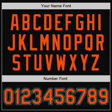 Laden Sie das Bild in den Galerie-Viewer, Uksn Individuelles Bomberjacke in Schwarz-Orange-Petrol mit Druckknopfleiste, Zweifarben-Design und Varsity-Letterman-Stil
