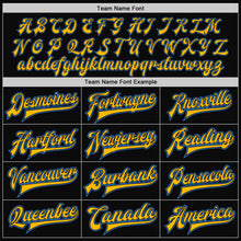 Laden Sie das Bild in den Galerie-Viewer, Uksn Individuelles Bomberjacke in Schwarz-Puderblau-Gold mit Druckknopfleiste, Zweifarben-Design und Varsity-Letterman-Stil
