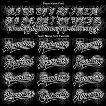 Laden Sie das Bild in den Galerie-Viewer, Uksn Individuelles Bomberjacke in Schwarz-Weiß mit 3D-Totenkopf-Design, Druckknopfleiste und Varsity-Letterman-Stil

