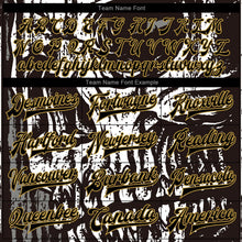 Laden Sie das Bild in den Galerie-Viewer, Uksn Individuelles Bomberjacke in Schwarz-Altgold mit 3D-Totenkopf-Design, Druckknopfleiste und Varsity-Letterman-Stil
