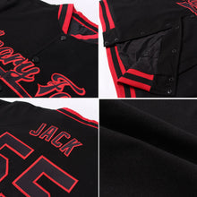 Laden Sie das Bild in den Galerie-Viewer, Uksn Individuelles Bomberjacke in Schwarz-Gold mit Druckknopfleiste, Kapuze und Varsity-Letterman-Stil
