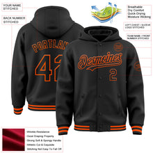 Laden Sie das Bild in den Galerie-Viewer, Uksn Individuelles Bomberjacke in Schwarz-Orange mit Druckknopfleiste, Kapuze und Varsity-Letterman-Stil
