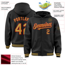 Laden Sie das Bild in den Galerie-Viewer, Uksn Individuelles Bomberjacke in Schwarz-Altgold-Rot mit Druckknopfleiste, Kapuze und Varsity-Letterman-Stil
