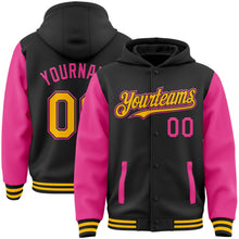 Laden Sie das Bild in den Galerie-Viewer, Uksn Individuelles Bomberjacke in Schwarz-Gold-Pink mit Druckknopfleiste, Kapuze, Zweifarben-Design und Varsity-Letterman-Stil
