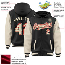 Laden Sie das Bild in den Galerie-Viewer, Uksn Individuelles Bomberjacke in Schwarz-Creme-Rot mit Druckknopfleiste, Kapuze, Zweifarben-Design und Varsity-Letterman-Stil
