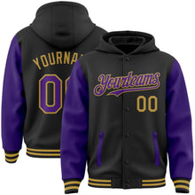 Laden Sie das Bild in den Galerie-Viewer, Uksn Individuelles Bomberjacke in Schwarz-Violett-Altgold mit Druckknopfleiste, Kapuze, Zweifarben-Design und Varsity-Letterman-Stil
