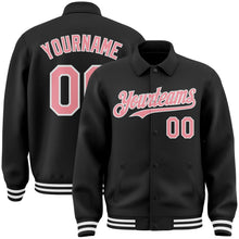 Laden Sie das Bild in den Galerie-Viewer, Uksn Individuelles Bomberjacke in Schwarz-Mittelrosa-Weiß mit Byron-Stil, Reverskragen, Druckknopfleiste und Varsity-Letterman-Stil

