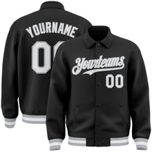 Laden Sie das Bild in den Galerie-Viewer, Uksn Individuelles Bomberjacke in Schwarz-Weiß-Grau mit Byron-Stil, Reverskragen, Druckknopfleiste und Varsity-Letterman-Stil

