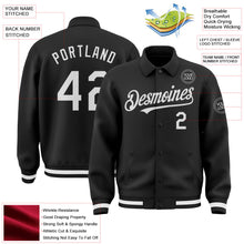 Laden Sie das Bild in den Galerie-Viewer, Uksn Individuelles Bomberjacke in Schwarz-Weiß mit Byron-Stil, Reverskragen, Druckknopfleiste und Varsity-Letterman-Stil
