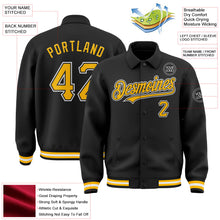 Laden Sie das Bild in den Galerie-Viewer, Uksn Individuelles Bomberjacke in Schwarz-Gold-Weiß mit Byron-Stil, Reverskragen, Druckknopfleiste und Varsity-Letterman-Stil
