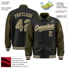Laden Sie das Bild in den Galerie-Viewer, Uksn Individuelles Bomberjacke in Schwarz-Camouflage-Oliv-Creme mit Byron-Stil, Reverskragen, Druckknopfleiste, Zweifarben-Design und Varsity-Letterman-Stil
