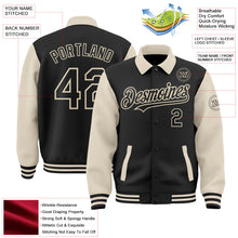 Laden Sie das Bild in den Galerie-Viewer, Uksn Individuelles Bomberjacke in Schwarz-Creme mit Byron-Stil, Reverskragen, Druckknopfleiste, Zweifarben-Design und Varsity-Letterman-Stil

