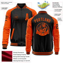 Laden Sie das Bild in den Galerie-Viewer, Uksn Individuelles Bomberjacke in Schwarz-Orange mit Reißverschluss, Zweifarben-Design und Varsity-Letterman-Stil
