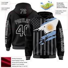 Laden Sie das Bild in den Galerie-Viewer, Uksn Individuelles Bomberjacke in Schwarz-Grau-Weiß mit 3D-Argentinien-Flagge, Druckknopfleiste, Kapuze und Varsity-Letterman-Stil
