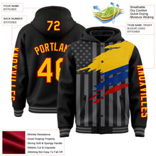 Laden Sie das Bild in den Galerie-Viewer, Uksn Individuelles Bomberjacke in Schwarz-Gelb-Rot-Grau mit 3D-Kolumbien-Flagge, Druckknopfleiste, Kapuze und Varsity-Letterman-Stil
