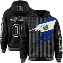 Laden Sie das Bild in den Galerie-Viewer, Uksn Individuelles Bomberjacke in Schwarz-Grau-Weiß mit 3D-El-Salvador-Flagge, Druckknopfleiste, Kapuze und Varsity-Letterman-Stil
