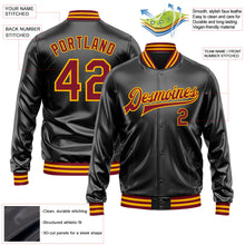 Laden Sie das Bild in den Galerie-Viewer, Uksn Individuelles Bomberjacke in Schwarz-Karmesinrot-Gold mit Kunstleder, Druckknopfleiste und Varsity-Letterman-Stil
