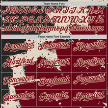 Laden Sie das Bild in den Galerie-Viewer, Uksn Individuelles Bomberjacke in Schwarz-Karmesinrot-Creme mit Design im Torn-Paper-Stil und Farbspritzern, Druckknopfleiste, Kapuze und Varsity-Letterman-Stil
