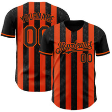 Laden Sie das Bild in den Galerie-Viewer, Uksn Individuelles Schwarz-Orange Klassischer Vertikalstreifen Flüssige Textur Authentisches Baseball-Trikot
