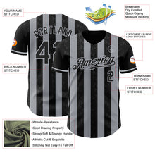Laden Sie das Bild in den Galerie-Viewer, Uksn Individuelles Schwarz-Grau Klassischer Vertikalstreifen Flüssige Textur Authentisches Baseball-Trikot
