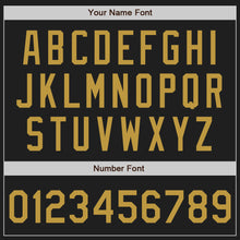 Laden Sie das Bild in den Galerie-Viewer, Uksn Individuelles Schwarz Altgold-Violett Klassischer Vertikalstreifen Flüssige Textur Authentisches Baseball-Trikot
