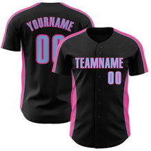 Laden Sie das Bild in den Galerie-Viewer, Uksn Individuelles Schwarz Hellblau-Pink Klassischer Farbblock Seitenpanel-Streifen Authentisches Baseball-Trikot
