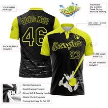 Laden Sie das Bild in den Galerie-Viewer, Uksn Individuelles Schwarz-Neongelb Bowling geometrisches Gitter Funktions-Poloshirt
