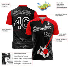 Laden Sie das Bild in den Galerie-Viewer, Uksn Individuelles Schwarz Feuerrot-Weiß Bowling geometrisches Gitter Funktions-Poloshirt
