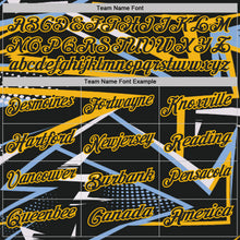 Laden Sie das Bild in den Galerie-Viewer, Uksn Individuelles Schwarz Hellblau-Gold Dynamische geometrische Splitter Funktions-Poloshirt
