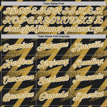 Laden Sie das Bild in den Galerie-Viewer, Uksn Individuelles Schwarz Altgold-Weiß Geometrische Zickzackform Blitz Funktions-Poloshirt

