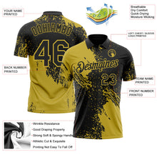 Laden Sie das Bild in den Galerie-Viewer, Uksn Individuelles Schwarz-Altgold Distressed-Kratzer-Pinselstrich Funktions-Poloshirt
