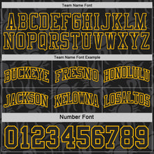 Laden Sie das Bild in den Galerie-Viewer, Uksn Individuelles Schwarz-Gold Seitenstreifen Sonnenflamme Wendbar Doppelseitig Sublimation Basketball-Set Trikot
