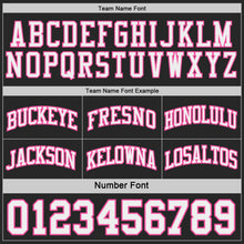 Laden Sie das Bild in den Galerie-Viewer, Uksn Individuelles Schwarz Weiß-Pink Seitenpanel Geometrisch Chevron Wendbar Doppelseitig Sublimation Basketball-Set Trikot
