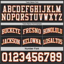 Laden Sie das Bild in den Galerie-Viewer, Uksn Individuelles Schwarz Weiß-Orange Seitenpanel Geometrisch Chevron Wendbar Doppelseitig Sublimation Basketball-Set Trikot
