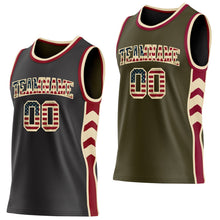 Laden Sie das Bild in den Galerie-Viewer, Uksn Individuelles Schwarz(Oliv) Vintage-US-Flagge Creme-Kastanienbraun Seitenpanel Geometrisch Chevron Wendbar Doppelseitig Sublimation Basketball-Set Trikot
