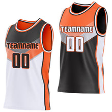 Laden Sie das Bild in den Galerie-Viewer, Uksn Individuelles Schwarz Weiß-Orange Seitenstreifen Geometrisch V-Ausschnitt Farbblock Wendbar Doppelseitig Sublimation Basketball-Set Trikot
