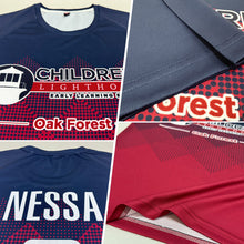 Laden Sie das Bild in den Galerie-Viewer, Uksn Individuelles Marineblau Weiß-Karmesinrot Sublimations-Fußballtrikot
