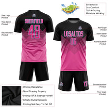 Laden Sie das Bild in den Galerie-Viewer, Uksn Individuelles Pink Schwarz-Hellblau Farbverlauf Quadrat Form Sublimations-Fußballtrikot
