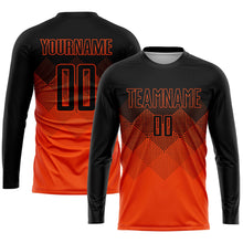 Laden Sie das Bild in den Galerie-Viewer, Uksn Individuelles Orange Schwarz Sublimations-Fußballtrikot

