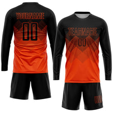 Laden Sie das Bild in den Galerie-Viewer, Uksn Individuelles Orange Schwarz Sublimations-Fußballtrikot
