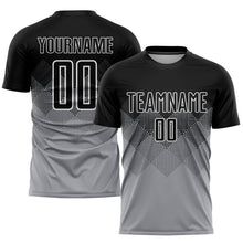 Laden Sie das Bild in den Galerie-Viewer, Uksn Individuelles Hellgrau Schwarz-Weiß Sublimations-Fußballtrikot
