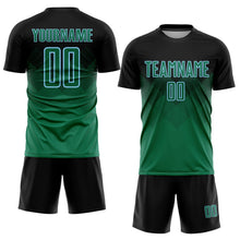 Laden Sie das Bild in den Galerie-Viewer, Uksn Individuelles Schwarz Kelly-Grün-Hellblau Sublimations-Fußballtrikot
