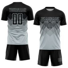 Laden Sie das Bild in den Galerie-Viewer, Uksn Individuelles Silber Schwarz Sublimations-Fußballtrikot
