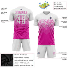 Laden Sie das Bild in den Galerie-Viewer, Uksn Individuelles Dunkelrosa Weiß Sublimations-Fußballtrikot
