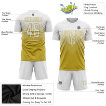 Laden Sie das Bild in den Galerie-Viewer, Uksn Individuelles Altgold Weiß Sublimations-Fußballtrikot
