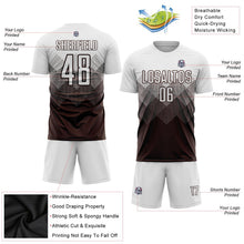 Laden Sie das Bild in den Galerie-Viewer, Uksn Individuelles Braun Weiß Sublimations-Fußballtrikot

