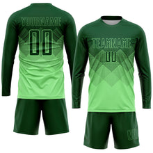 Laden Sie das Bild in den Galerie-Viewer, Uksn Individuelles Erbsengrün Grün Sublimations-Fußballtrikot
