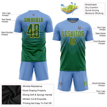 Laden Sie das Bild in den Galerie-Viewer, Uksn Individuelles Hellblau Kelly-Grün-Gold Sublimations-Fußballtrikot
